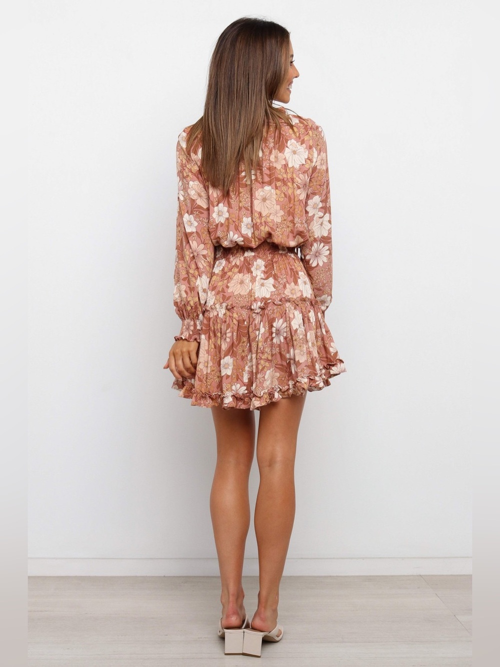 Petal & Pup Kealan Mini Dress Womens Size 0 Brown Floral Smocked Long Sleeve NWT - Picture 2 of 10